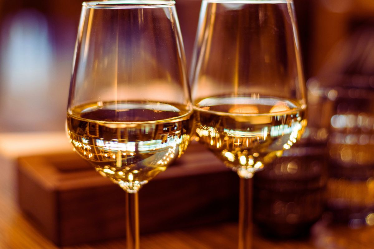 UN BRINDIS POR EL CHARDONNAY FRESCURA CARÁCTER Y VERSATILIDAD EN CADA COPA