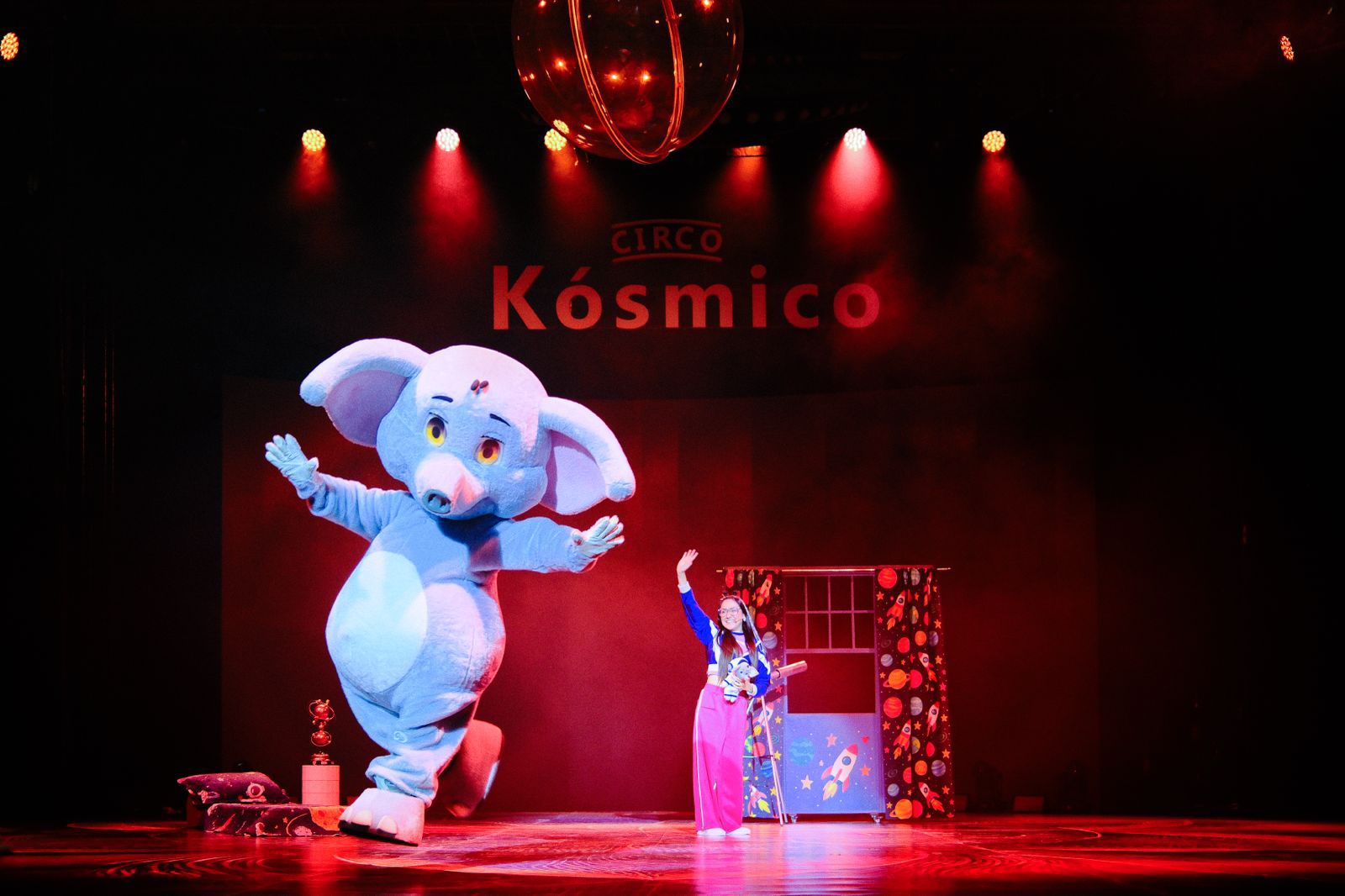 AUGUSTO SCHUSTER Y EL ASTRÓNOMO JOSÉ MAZA LLEGAN A RANCAGUA COMO PROTAGONISTAS DEL CIRCO KÓSMICO DE JUMBO IMG 20251010 WA0029