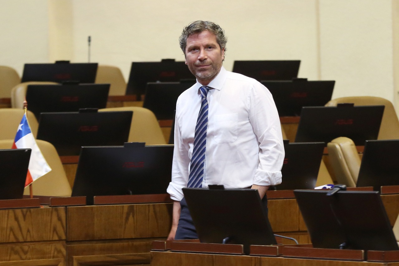DEBEMOS FRENAR EL ACOSO DIPUTADO EDUARDO CORNEJO PRESENTA PROYECTO PARA QUE USUARIOS PUEDAN BLOQUEAR LLAMADAS Y LIMITAR LAS DE COBRANZA A UNA SEMANAL