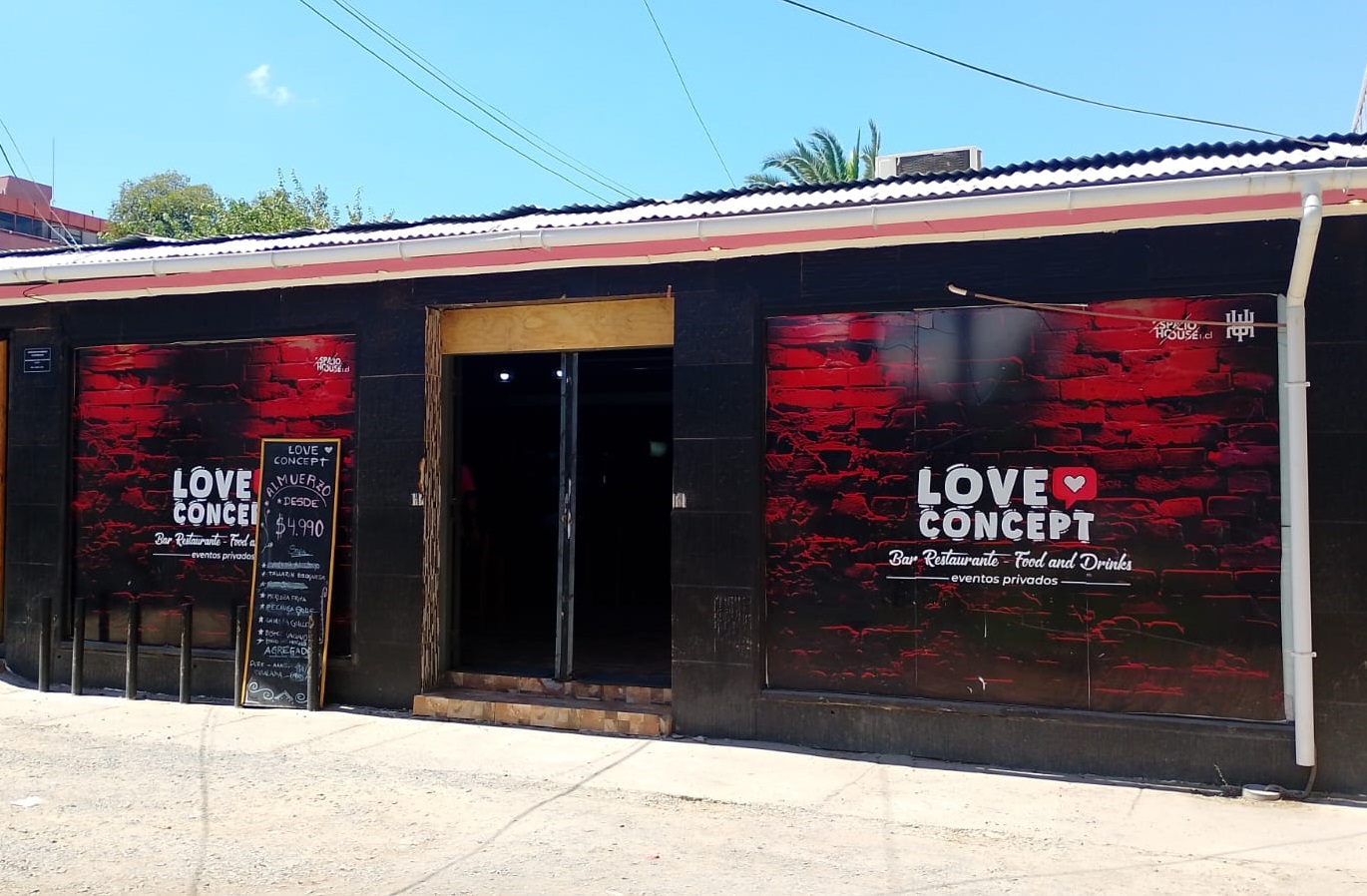 LOVE CONCEPT: CUANDO EL AMOR SE SIRVE A LA MESA Y LA NOCHE LATE EN LA PLAZA DE LOS ENAMORADOS