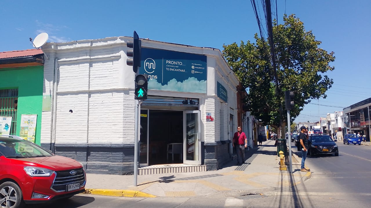 Calle fachada Denns